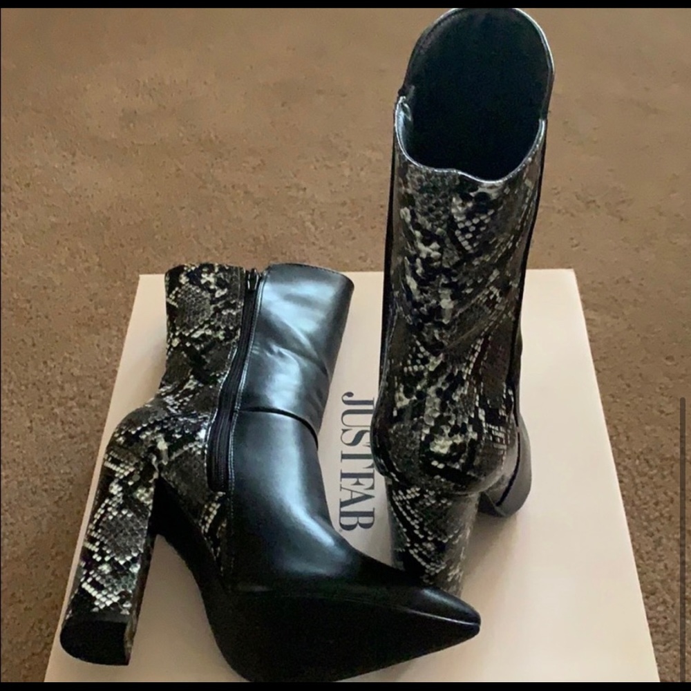 Black/Snake Heeled Boots, Size 7